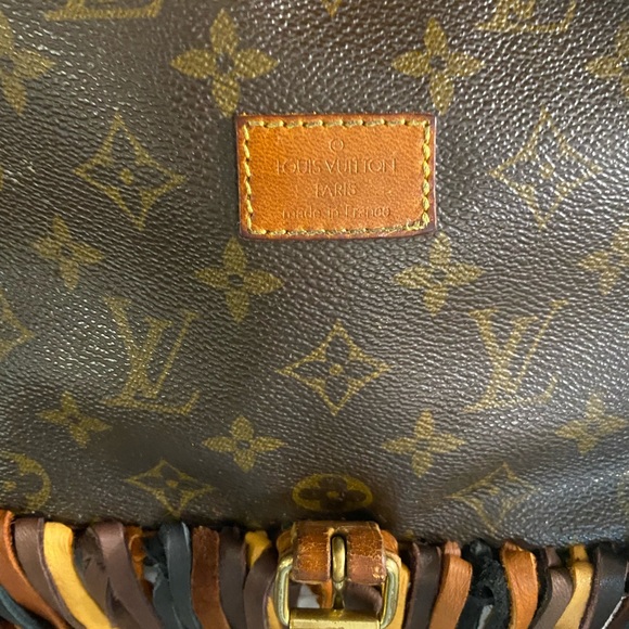 Fringed Louis Vuitton - Picture 5 of 7